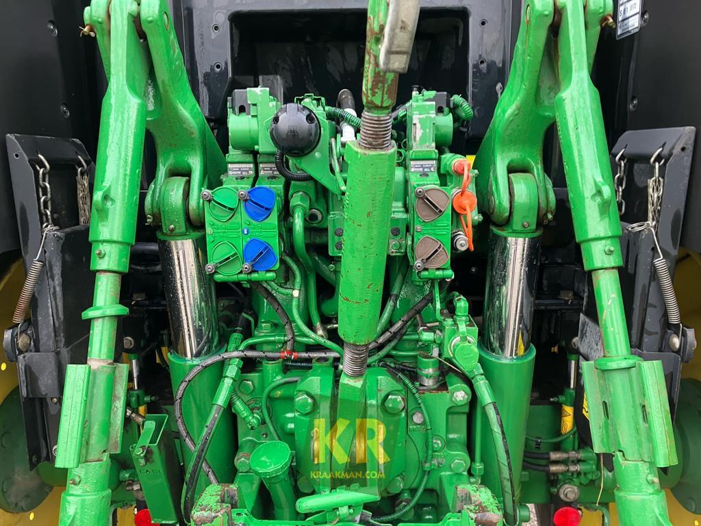 John Deere 6140R - Farm tractor: picture 4 John Deere 6140R - Farm tractor: picture 4