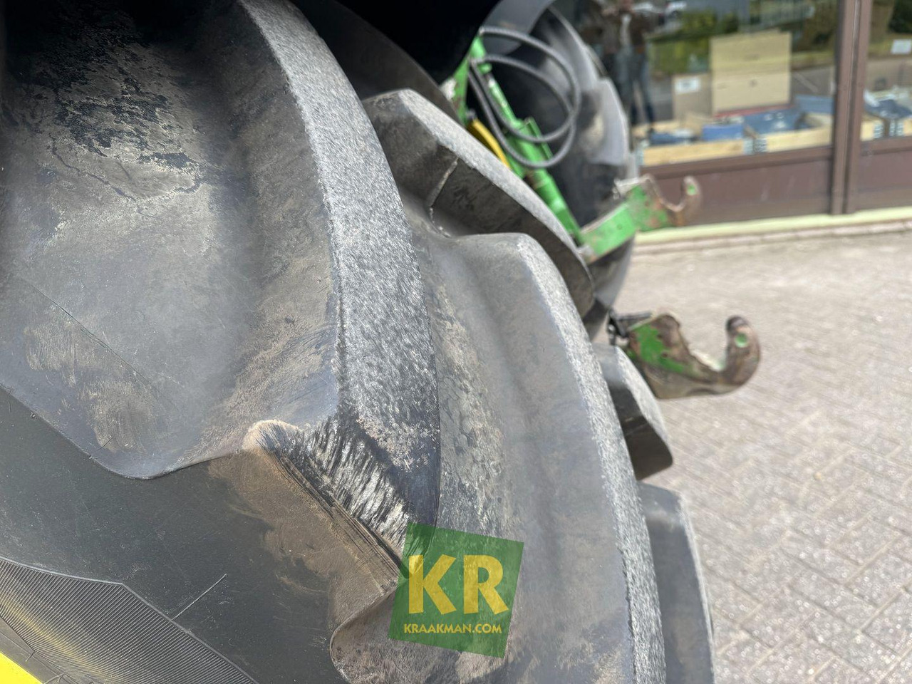 John Deere 6150R - Farm tractor: picture 4 John Deere 6150R - Farm tractor: picture 4