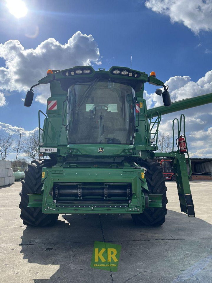 John Deere T660  - Combine harvester: picture 2 John Deere T660  - Combine harvester: picture 2