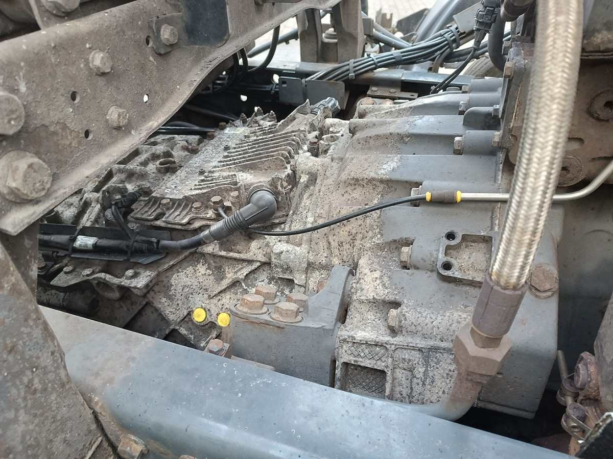 Tractor unit DAF CF 85 460: picture 10