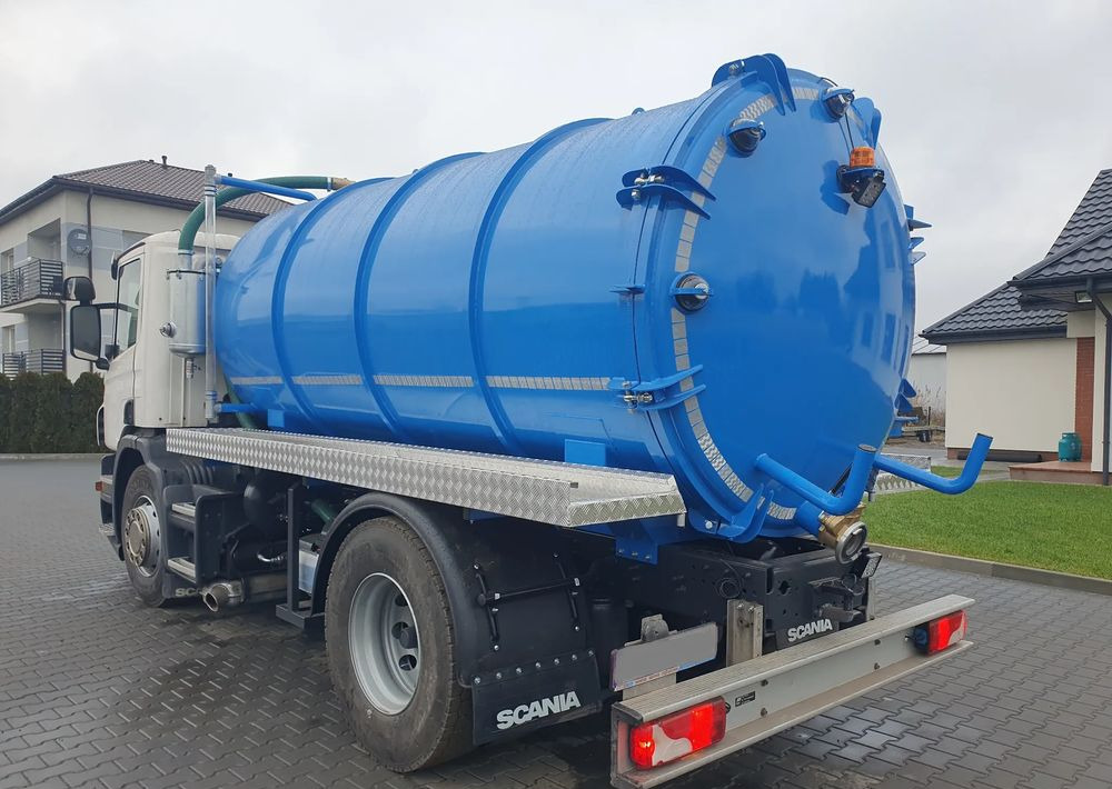 Scania P360 - Refuse truck: picture 4 Scania P360 - Refuse truck: picture 4