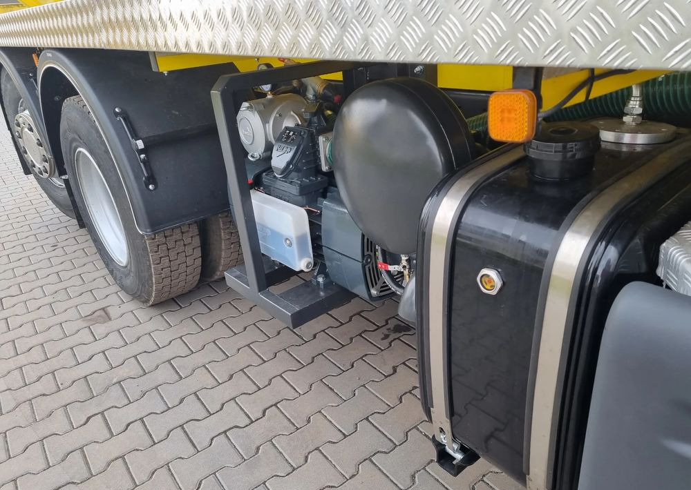 Scania P360 - Refuse truck: picture 5 Scania P360 - Refuse truck: picture 5