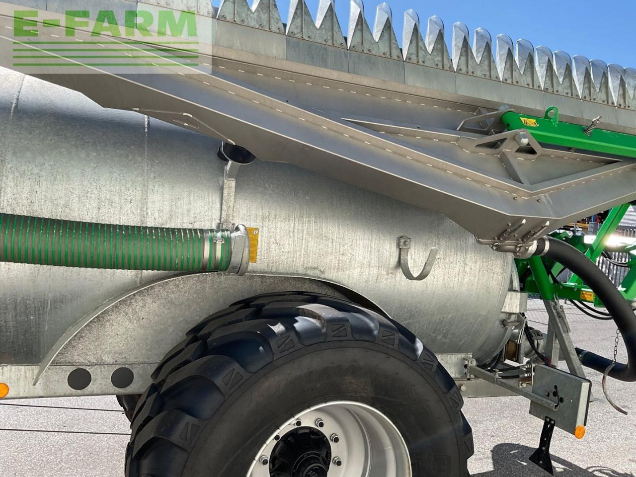 Bauer V 81 mit Schleppfix SFA 9 - Fertilizing equipment: picture 5 Bauer V 81 mit Schleppfix SFA 9 - Fertilizing equipment: picture 5