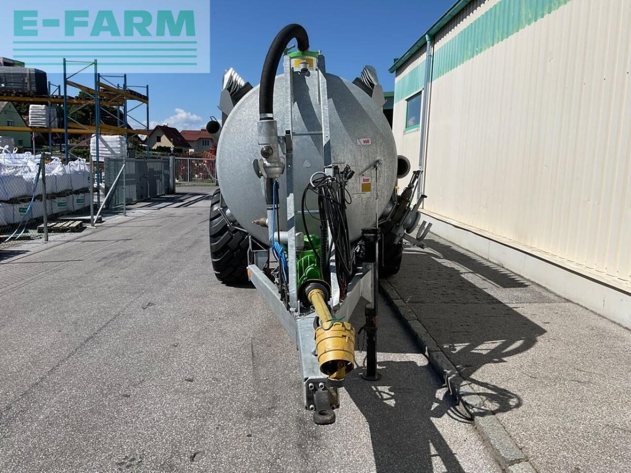Bauer v 81 mit schleppfix sfa 9 - Slurry tanker: picture 5 Bauer v 81 mit schleppfix sfa 9 - Slurry tanker: picture 5