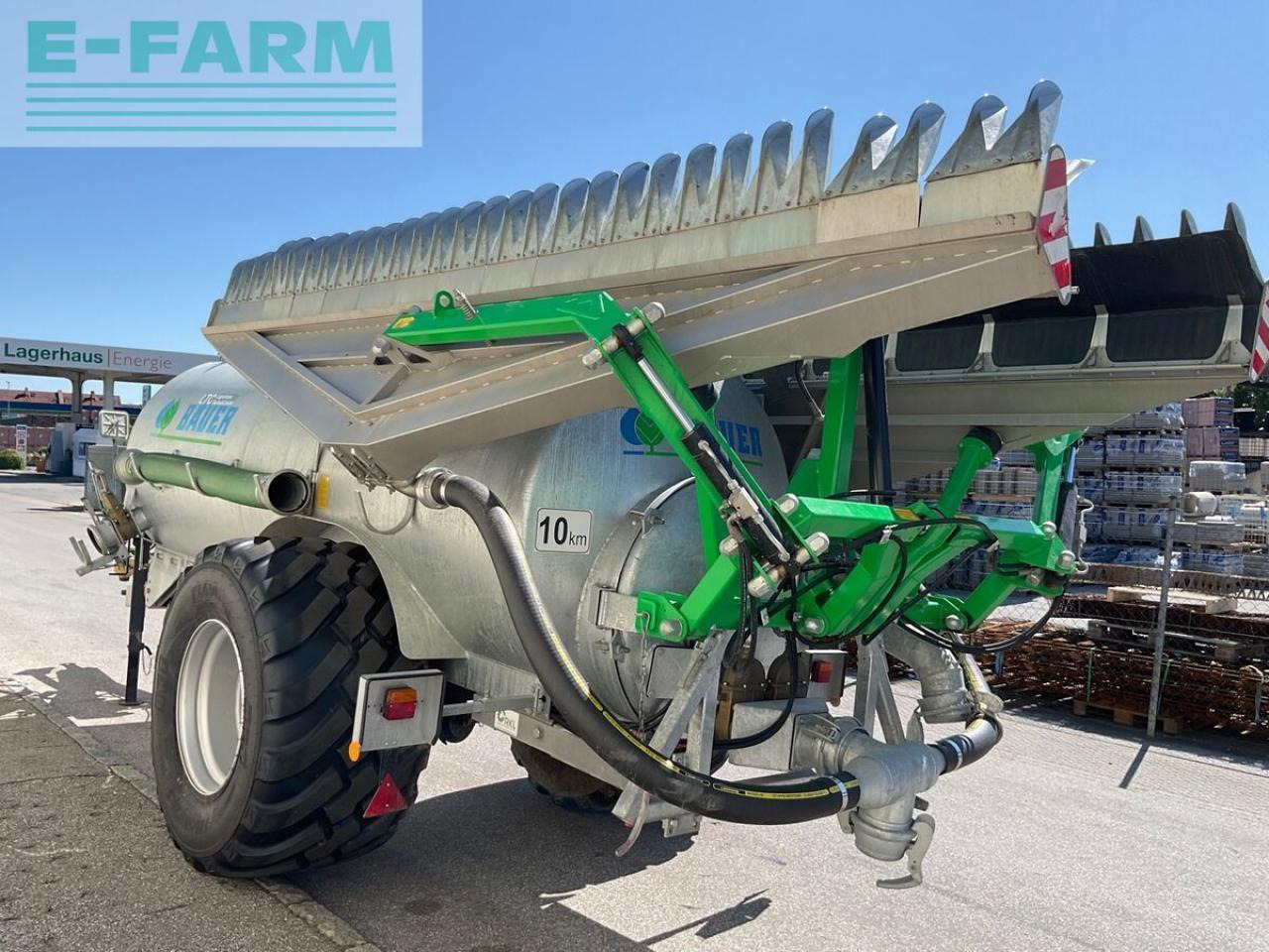 Bauer v 81 mit schleppfix sfa 9 - Slurry tanker: picture 3 Bauer v 81 mit schleppfix sfa 9 - Slurry tanker: picture 3