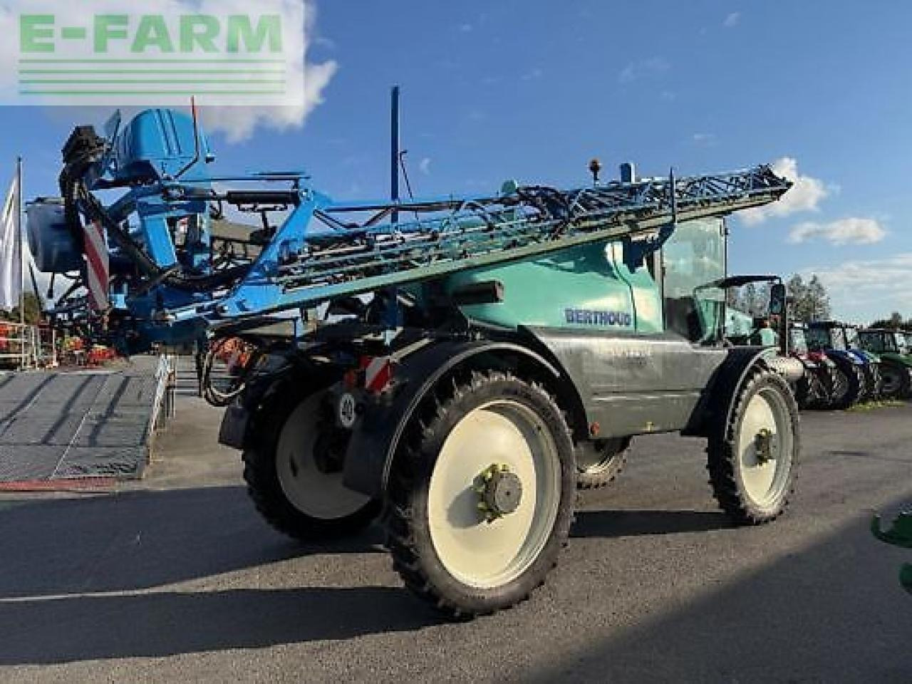 Berthoud raptor 3240 - Trailed sprayer: picture 3 Berthoud raptor 3240 - Trailed sprayer: picture 3