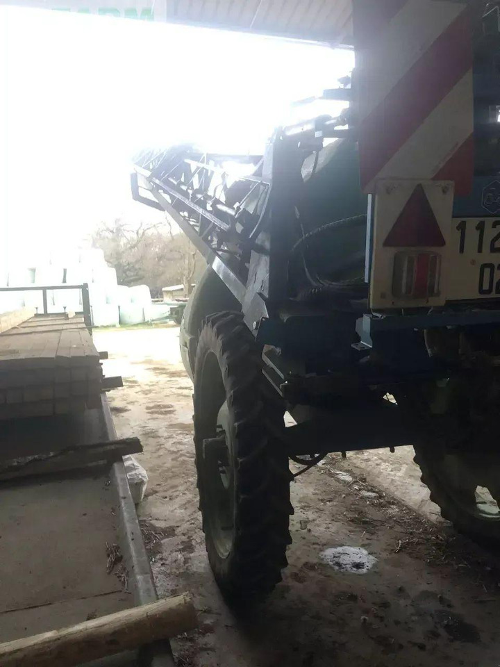 Berthoud tenor 35 - Trailed sprayer: picture 4 Berthoud tenor 35 - Trailed sprayer: picture 4