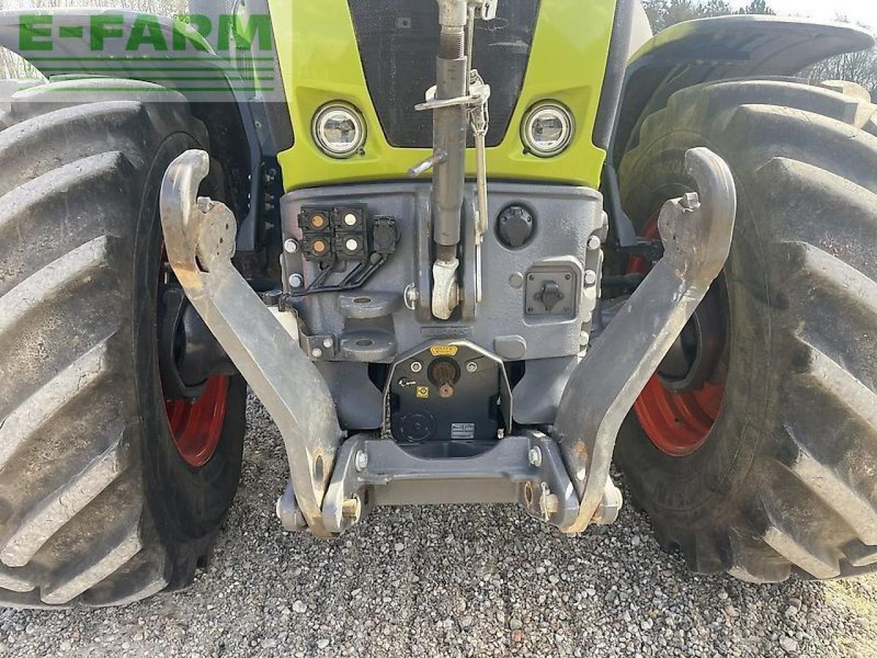Farm tractor CLAAS axion 870: picture 11