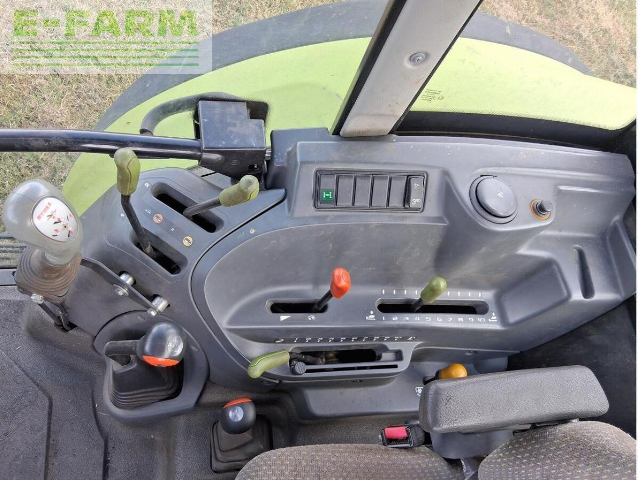 Farm tractor CLAAS axos 320: picture 15 Farm tractor CLAAS axos 320: picture 15