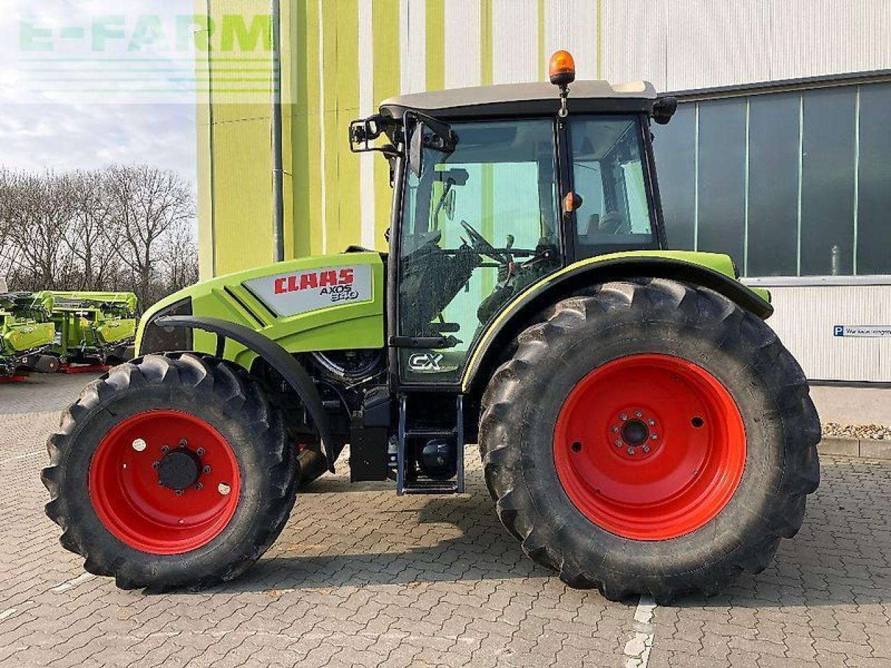 CLAAS axos 340 cx CX - Farm tractor: picture 2 CLAAS axos 340 cx CX - Farm tractor: picture 2