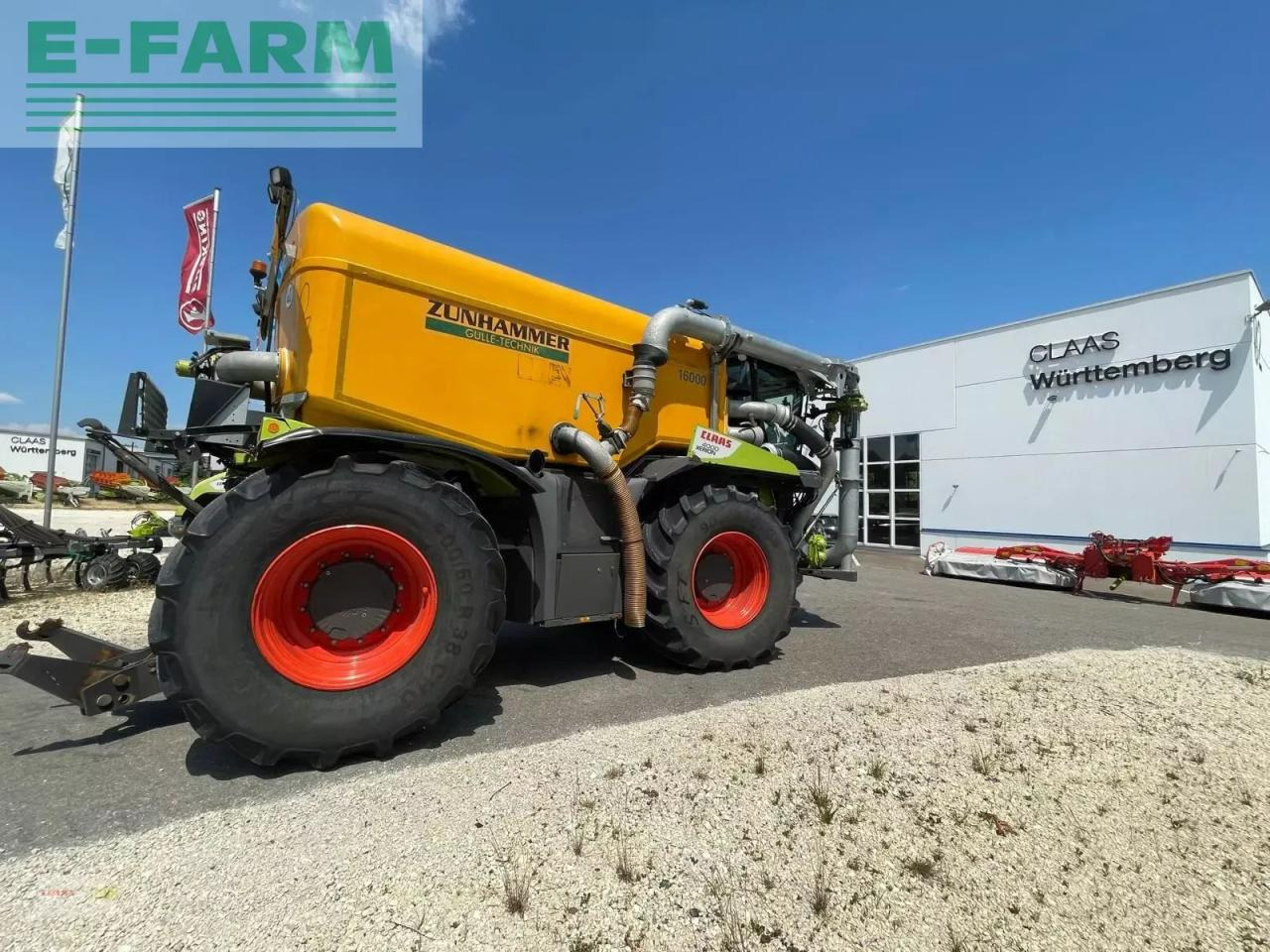 CLAAS claas xerion 4000 saddle trac zunhammer 16m³ preisreduziert SADDLE TRAC - Farm tractor: picture 3 CLAAS claas xerion 4000 saddle trac zunhammer 16m³ preisreduziert SADDLE TRAC - Farm tractor: picture 3