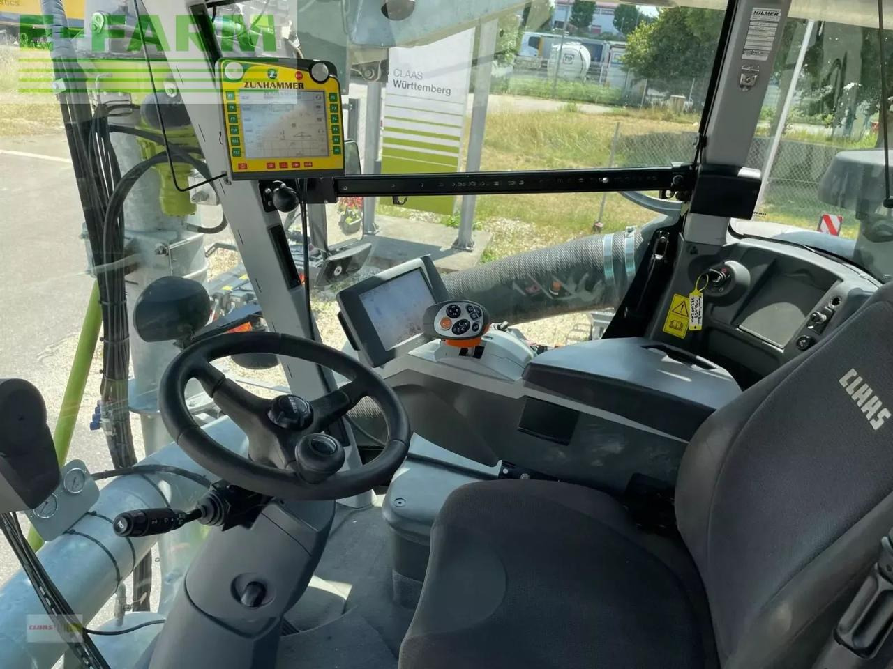 CLAAS claas xerion 4000 saddle trac zunhammer 16m³ preisreduziert SADDLE TRAC - Farm tractor: picture 5 CLAAS claas xerion 4000 saddle trac zunhammer 16m³ preisreduziert SADDLE TRAC - Farm tractor: picture 5