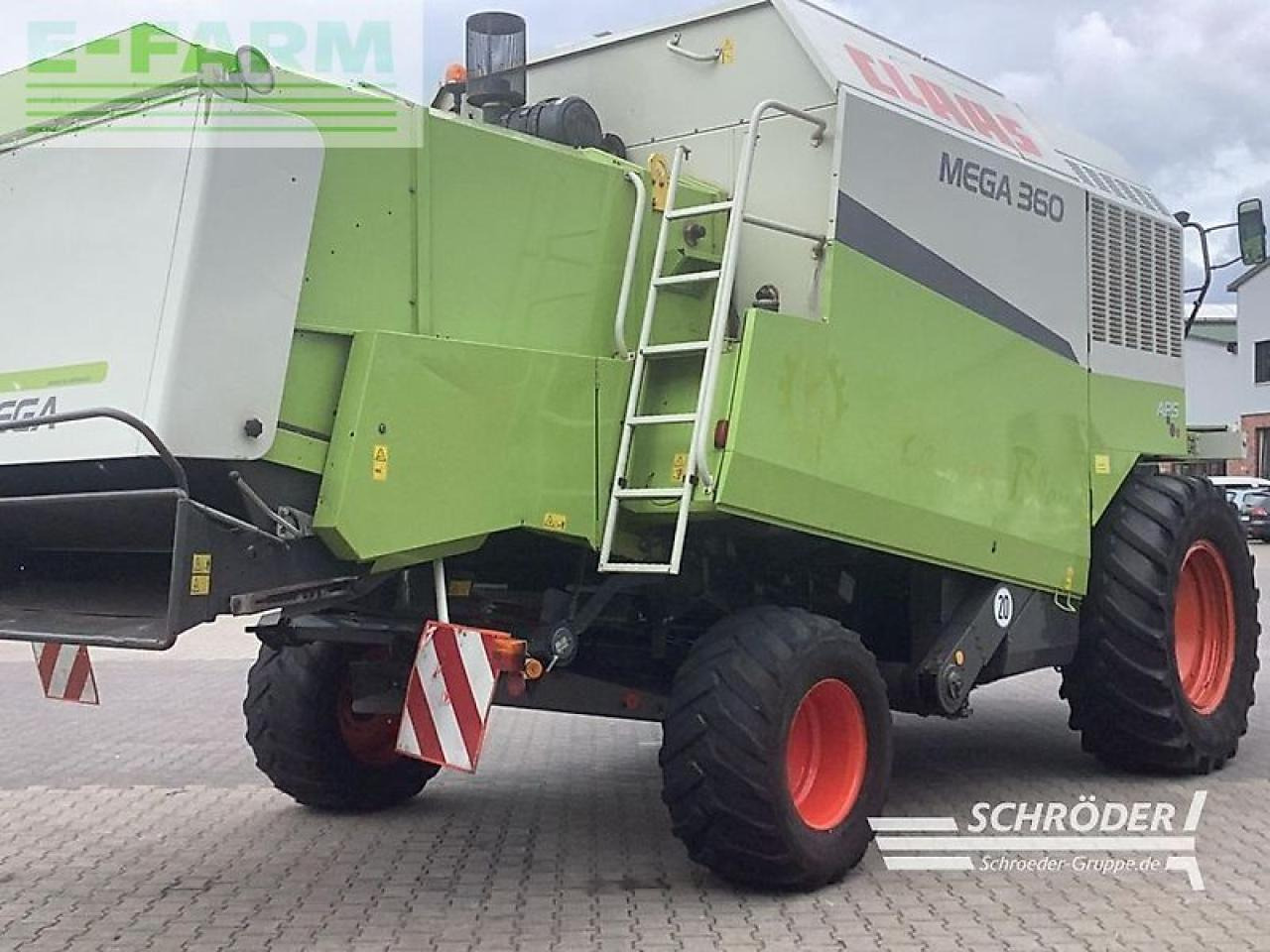 CLAAS dominator 360 mega + c 600 schneidwerk - Combine harvester: picture 4 CLAAS dominator 360 mega + c 600 schneidwerk - Combine harvester: picture 4