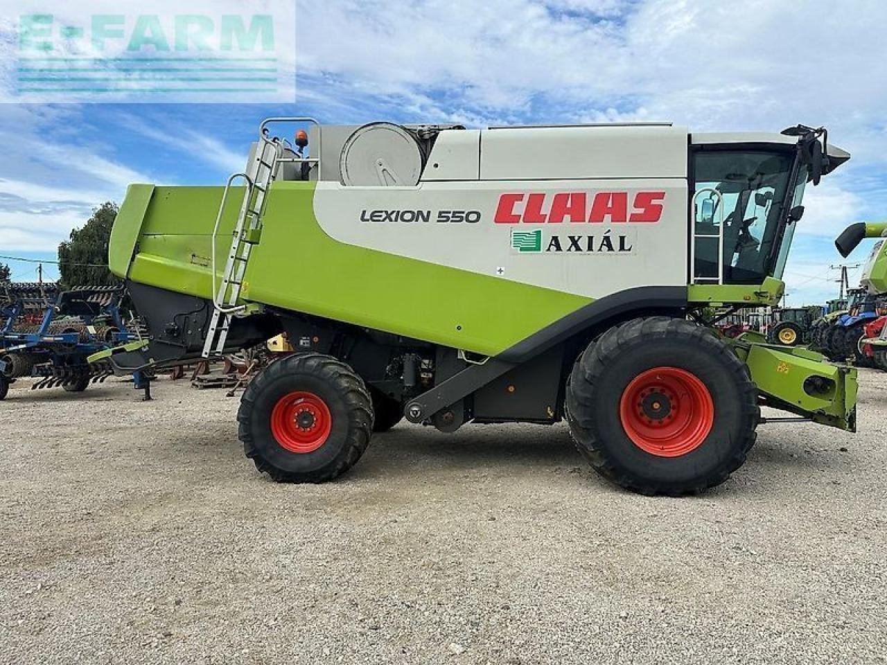 CLAAS lexion 550 - Combine harvester: picture 4 CLAAS lexion 550 - Combine harvester: picture 4