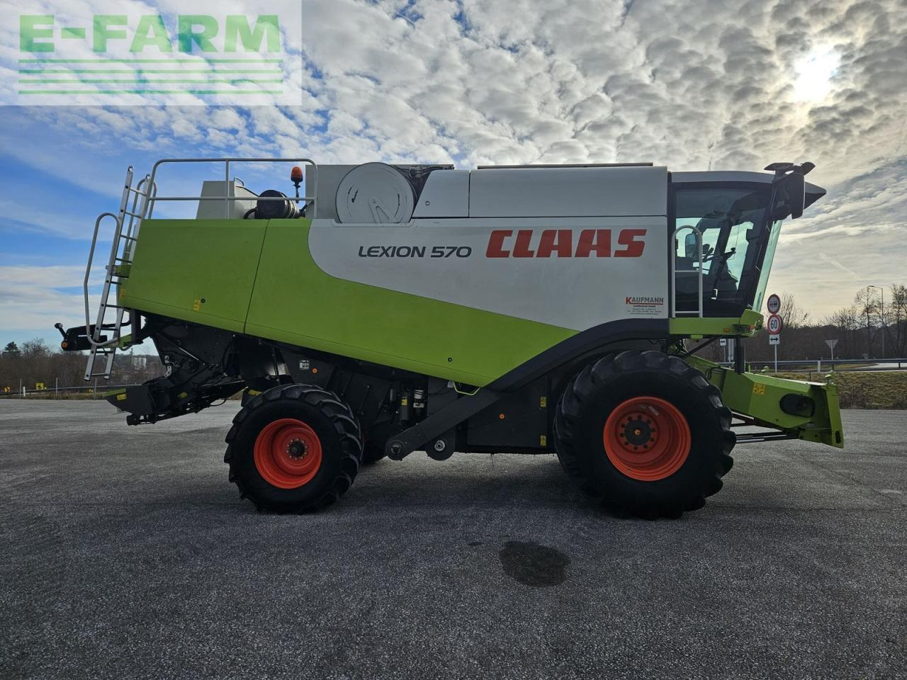 CLAAS lexion 570 - Combine harvester: picture 4 CLAAS lexion 570 - Combine harvester: picture 4