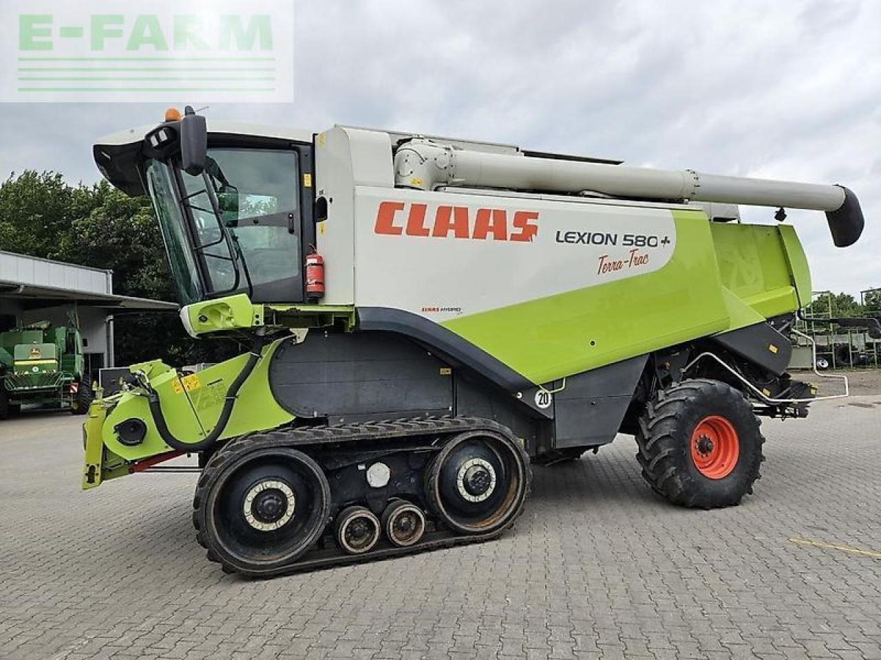 CLAAS lexion 580 tt plus - Combine harvester: picture 1 CLAAS lexion 580 tt plus - Combine harvester: picture 1