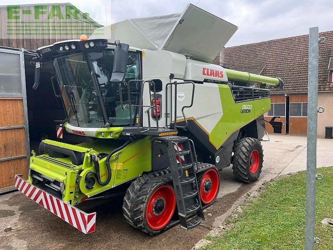 CLAAS lexion 8600 terra trac - Combine harvester: picture 1 CLAAS lexion 8600 terra trac - Combine harvester: picture 1