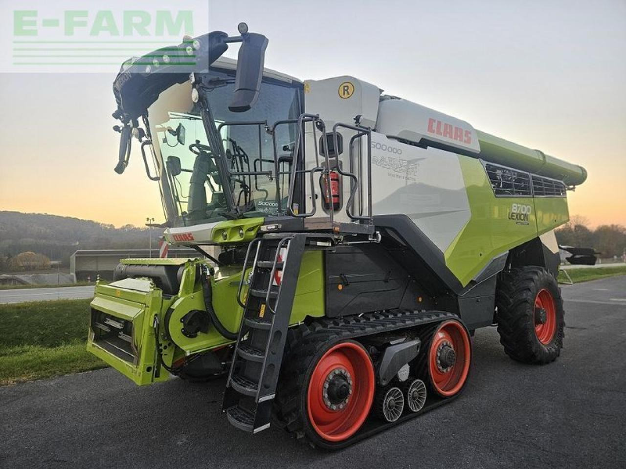 CLAAS lexion 8700 terra trac - Combine harvester: picture 1 CLAAS lexion 8700 terra trac - Combine harvester: picture 1