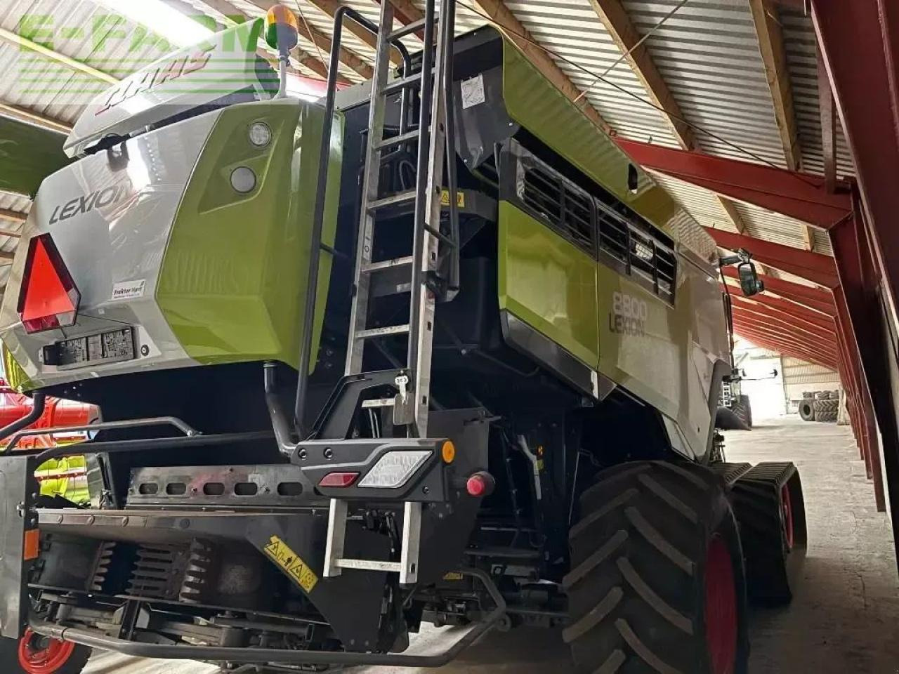 CLAAS lexion 8800 tt 4 wd - Combine harvester: picture 4 CLAAS lexion 8800 tt 4 wd - Combine harvester: picture 4