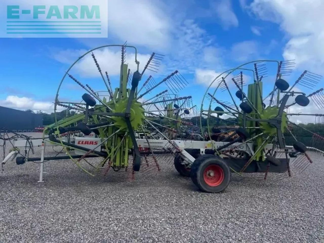 CLAAS liner 4000 hhv - Tedder/ Rake: picture 1 CLAAS liner 4000 hhv - Tedder/ Rake: picture 1