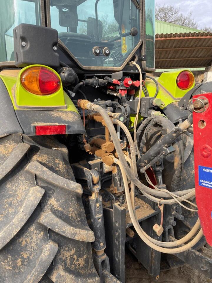 CLAAS nexos 230 ve - Farm tractor: picture 5 CLAAS nexos 230 ve - Farm tractor: picture 5