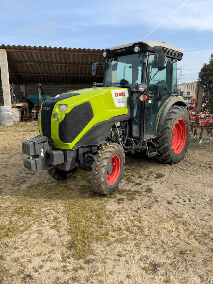 CLAAS nexos 230 ve - Farm tractor: picture 3 CLAAS nexos 230 ve - Farm tractor: picture 3