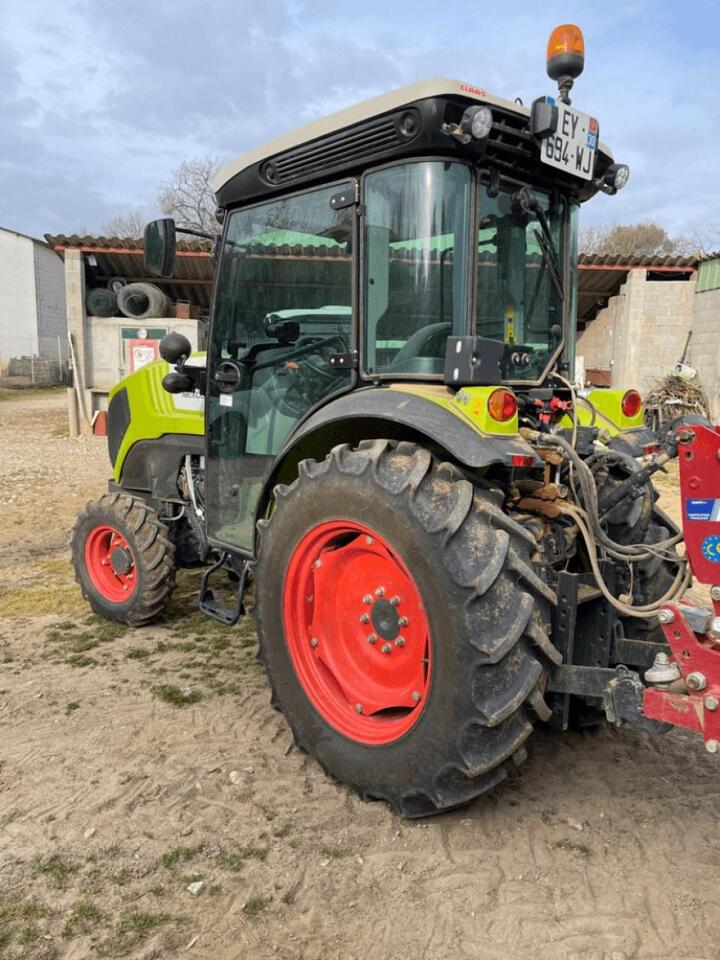 CLAAS nexos 230 ve - Farm tractor: picture 4 CLAAS nexos 230 ve - Farm tractor: picture 4
