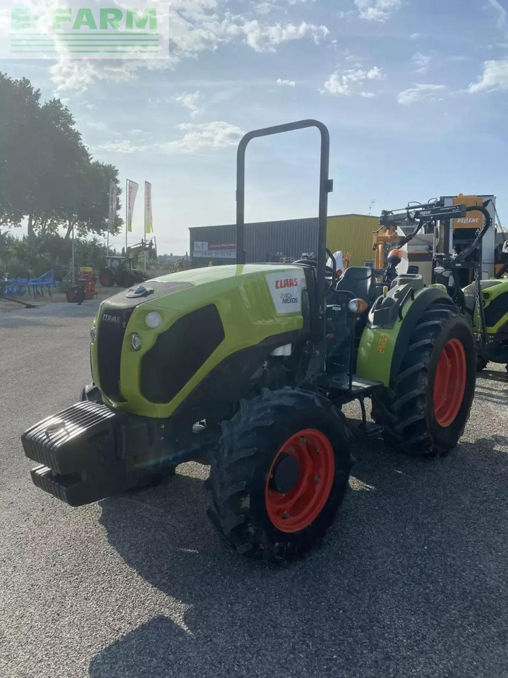 CLAAS nexos 240 f arceau 4rm - Farm tractor: picture 2 CLAAS nexos 240 f arceau 4rm - Farm tractor: picture 2