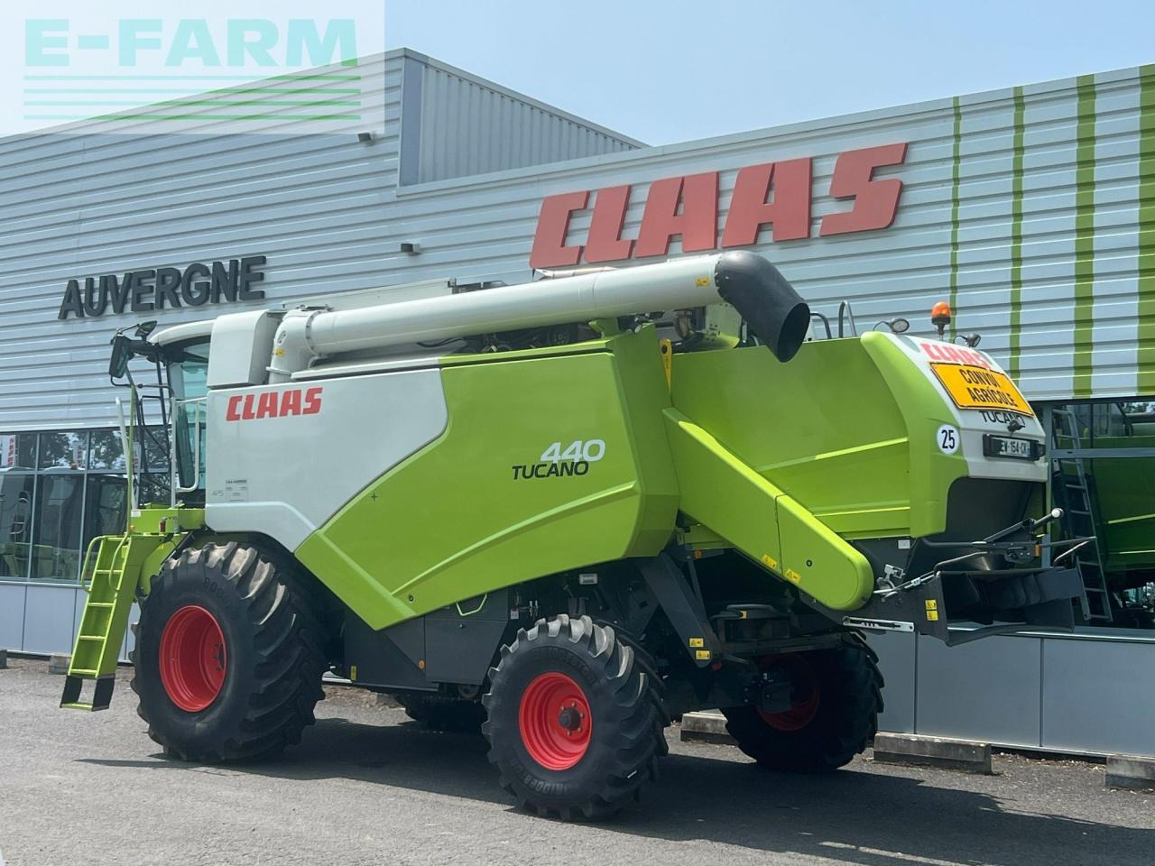 CLAAS tucano 440 - Combine harvester: picture 5 CLAAS tucano 440 - Combine harvester: picture 5