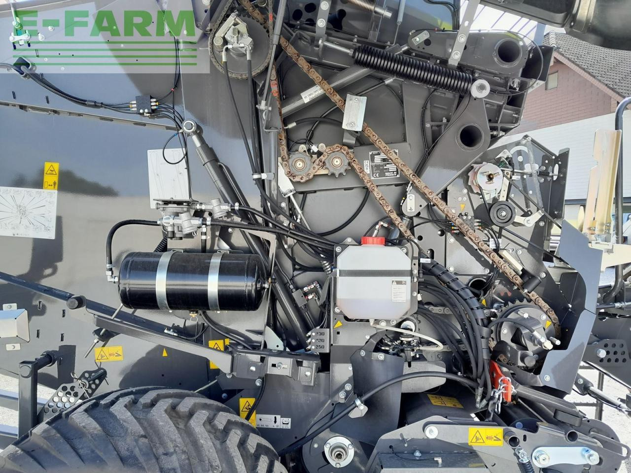 CLAAS variant 585 rc - Square baler: picture 3 CLAAS variant 585 rc - Square baler: picture 3