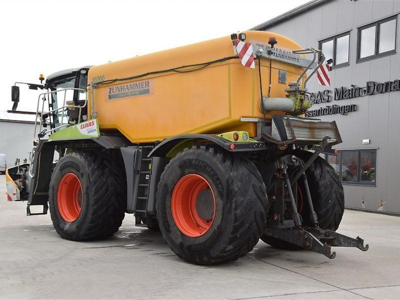 CLAAS xerion 4000 saddle trac SADDLE TRAC - Farm tractor: picture 5 CLAAS xerion 4000 saddle trac SADDLE TRAC - Farm tractor: picture 5