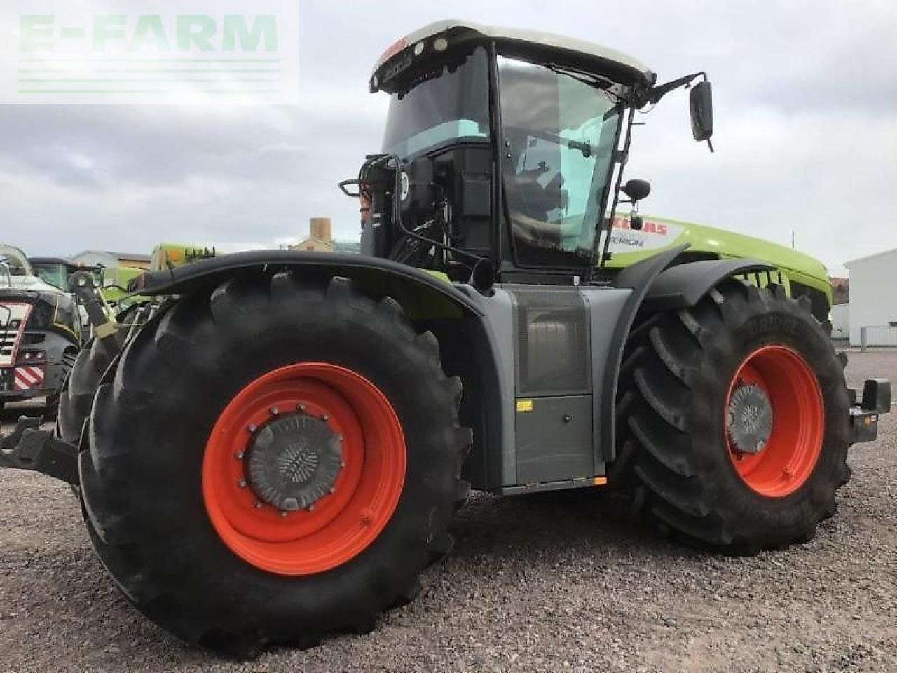 CLAAS xerion 5000 trac vc - Farm tractor: picture 4 CLAAS xerion 5000 trac vc - Farm tractor: picture 4