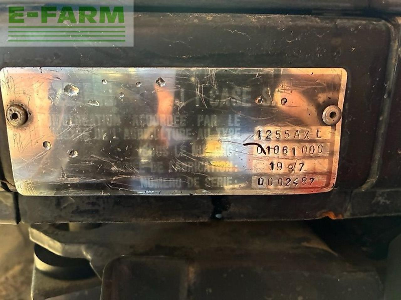 Case-IH 1255 - Farm tractor: picture 2 Case-IH 1255 - Farm tractor: picture 2