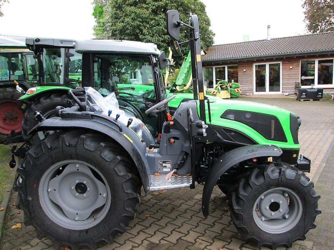 Deutz-Fahr 3050 - Farm tractor: picture 3 Deutz-Fahr 3050 - Farm tractor: picture 3