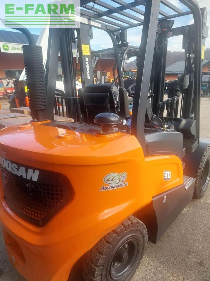 Doosan D30NXS - Forklift: picture 2 Doosan D30NXS - Forklift: picture 2