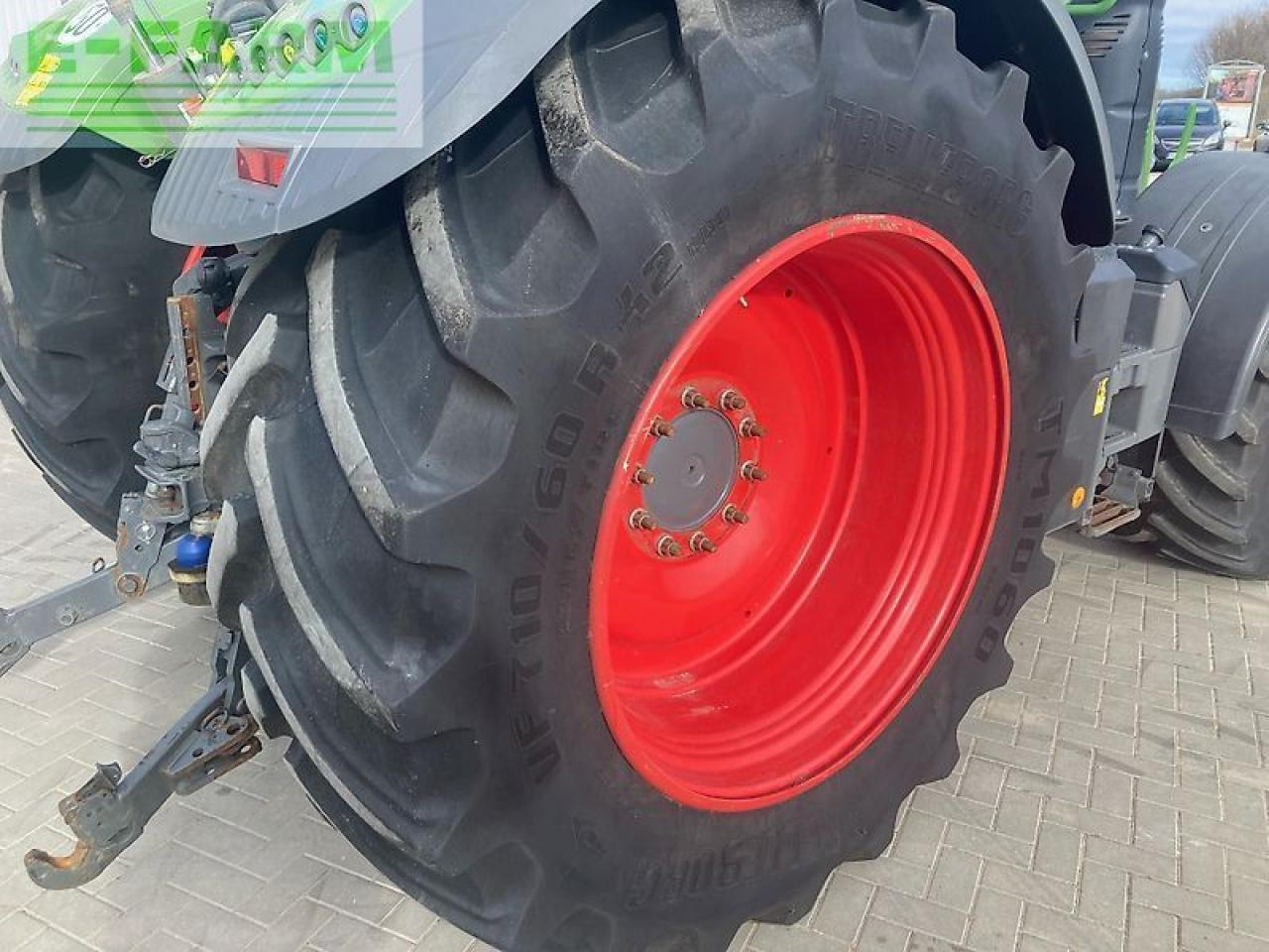 Farm tractor Fendt 724 s4: picture 7