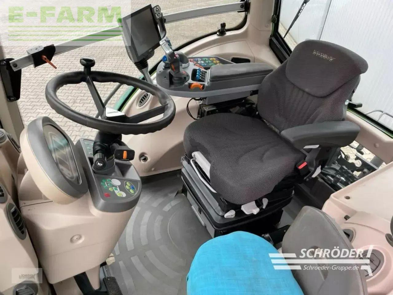 Farm tractor Fendt 824 vario s4 profi plus ProfiPlus: picture 16 Farm tractor Fendt 824 vario s4 profi plus ProfiPlus: picture 16