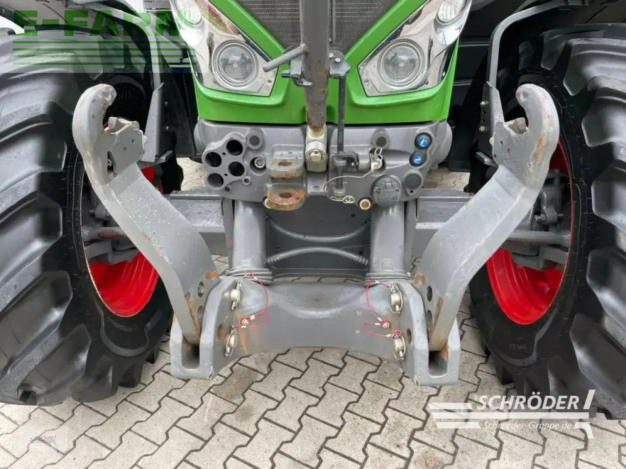 Farm tractor Fendt 824 vario s4 profi plus ProfiPlus: picture 13 Farm tractor Fendt 824 vario s4 profi plus ProfiPlus: picture 13