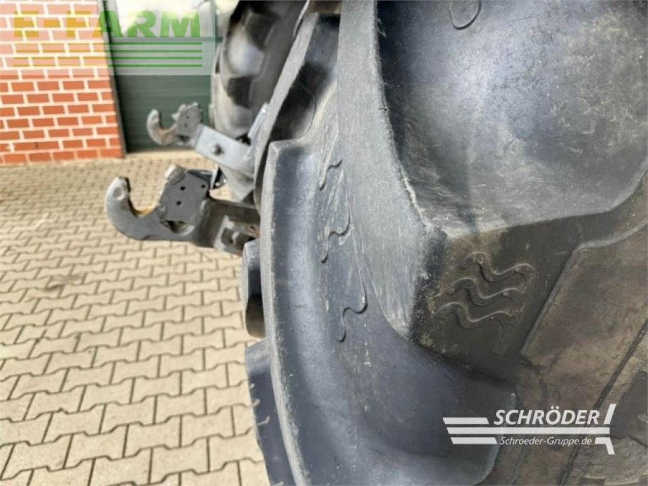 Farm tractor Fendt 824 vario s4 profi plus ProfiPlus: picture 15