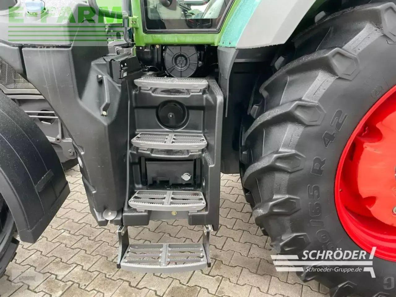 Farm tractor Fendt 824 vario s4 profi plus ProfiPlus: picture 21 Farm tractor Fendt 824 vario s4 profi plus ProfiPlus: picture 21