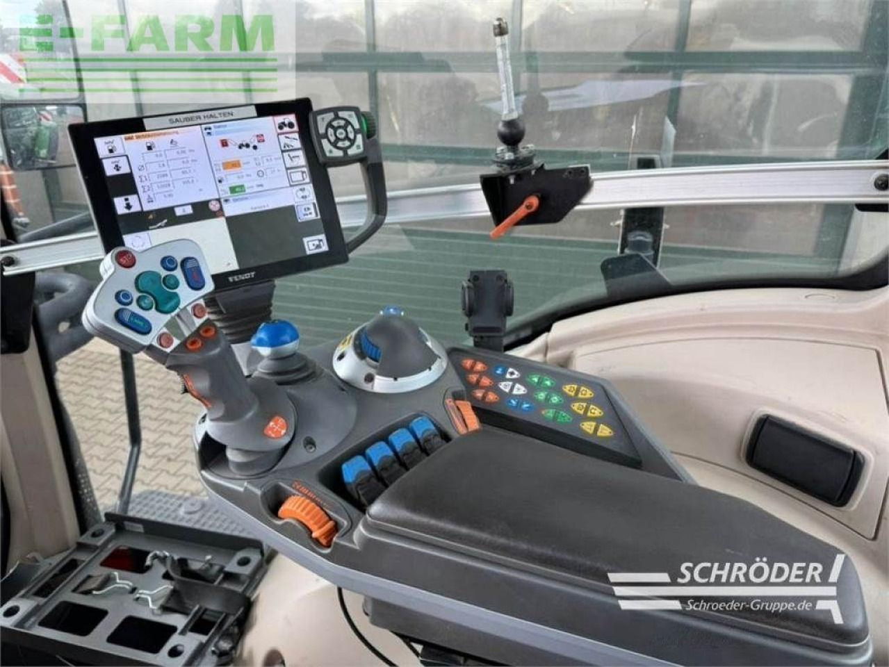Farm tractor Fendt 824 vario s4 profi plus ProfiPlus: picture 19