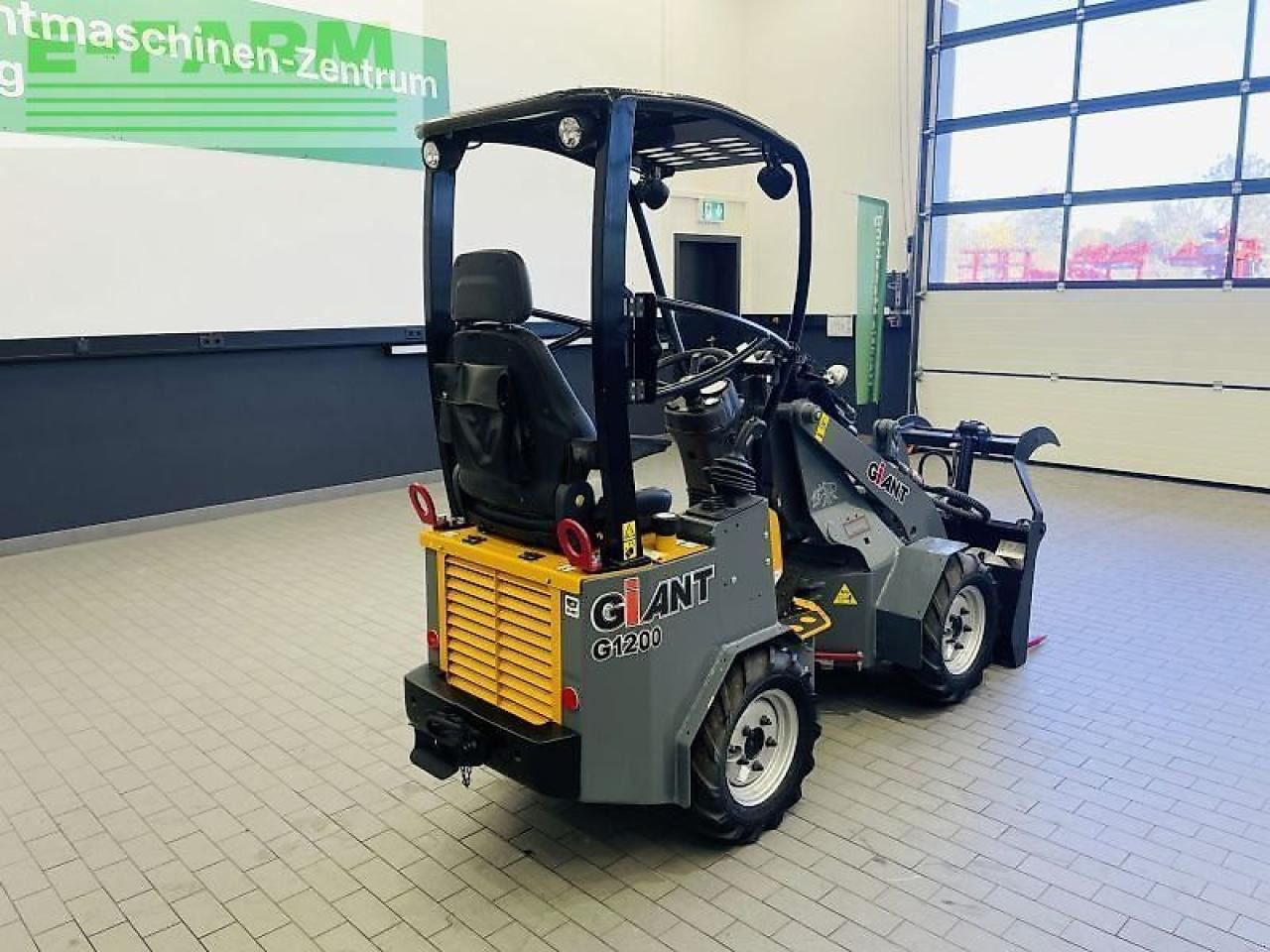 Giant g1200 - Mini excavator: picture 5 Giant g1200 - Mini excavator: picture 5