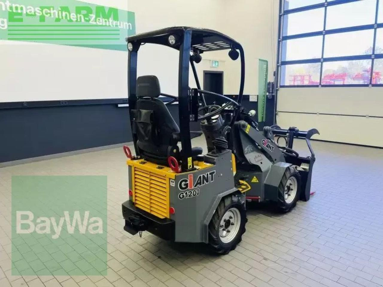 Giant g1200 - Mini excavator: picture 5 Giant g1200 - Mini excavator: picture 5