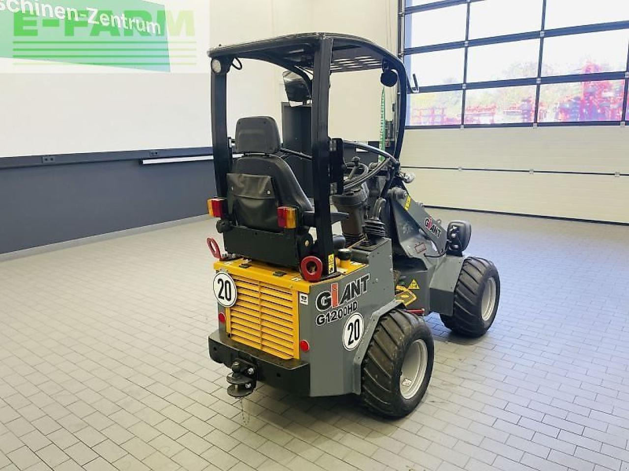 Giant g1200 hd - Mini excavator: picture 5 Giant g1200 hd - Mini excavator: picture 5