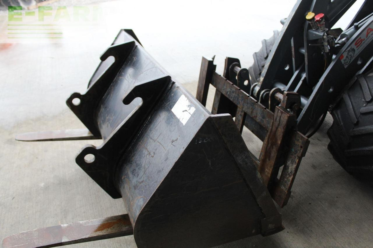 Giant hoflader d 335 t - Mini excavator: picture 4 Giant hoflader d 335 t - Mini excavator: picture 4