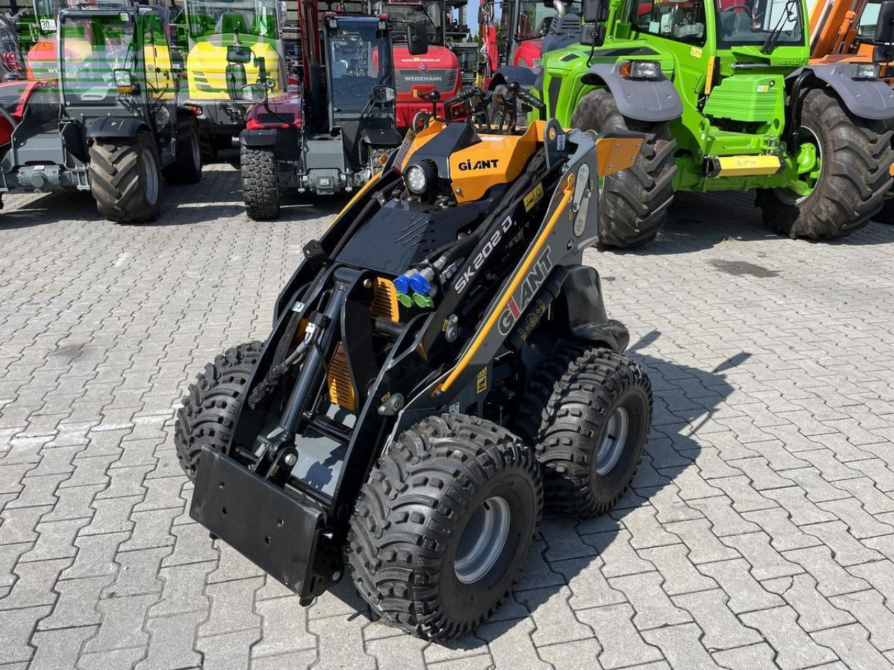 Giant sk 202d neuwertig inkl. schaufel & pg - Mini excavator: picture 1 Giant sk 202d neuwertig inkl. schaufel & pg - Mini excavator: picture 1