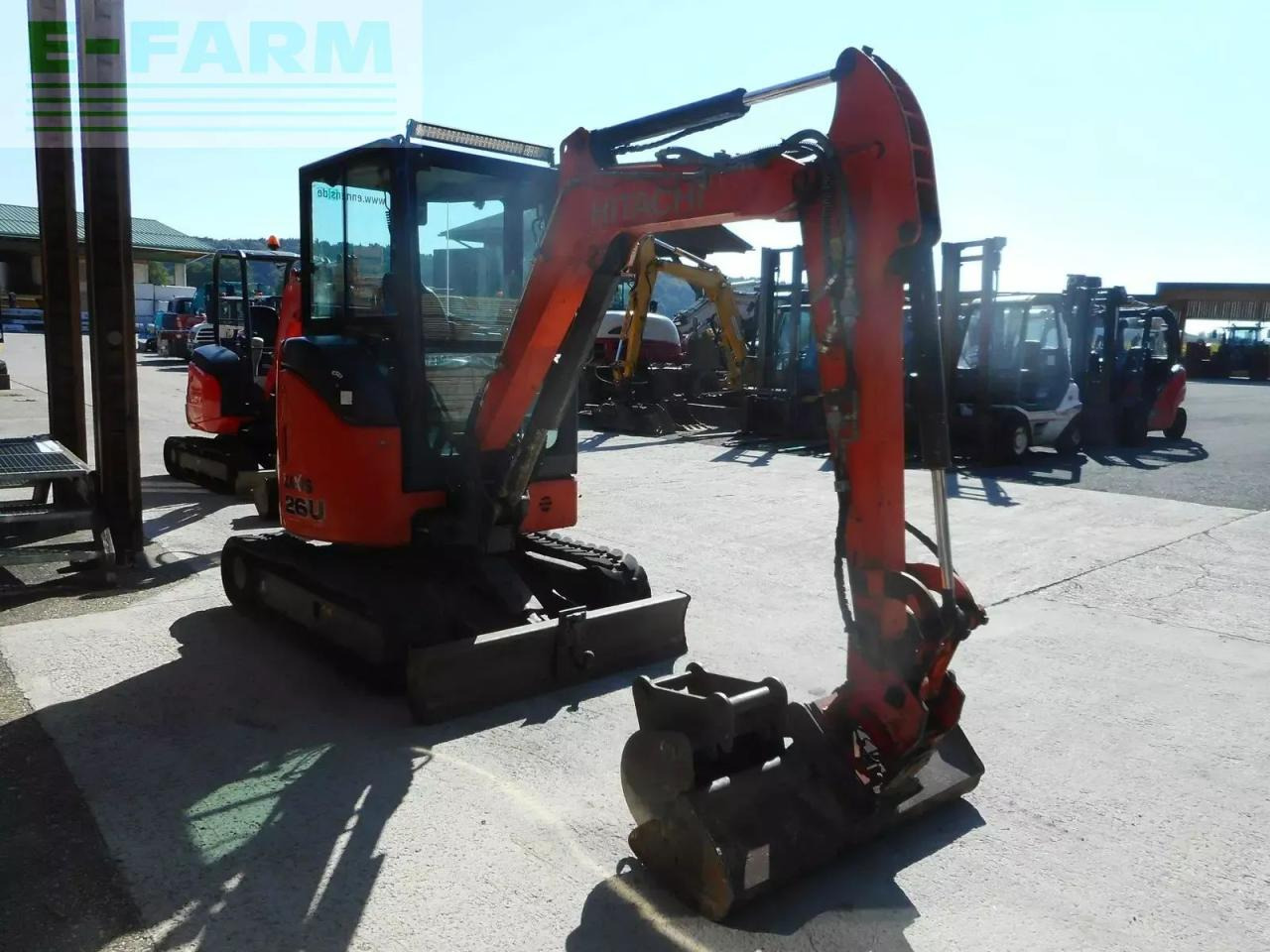 Hitachi zx26u-6 ( 2.740kg ) powertilt u. hydr. sw - Mini excavator: picture 5 Hitachi zx26u-6 ( 2.740kg ) powertilt u. hydr. sw - Mini excavator: picture 5