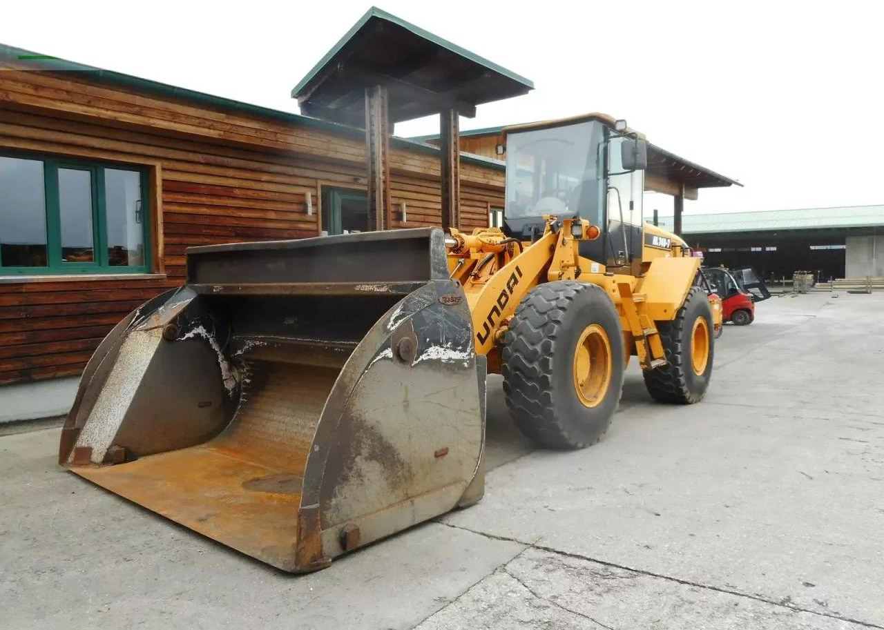 Hyundai hl740-7 mit hochkippschaufel u. volvo sw - Mini excavator: picture 2 Hyundai hl740-7 mit hochkippschaufel u. volvo sw - Mini excavator: picture 2