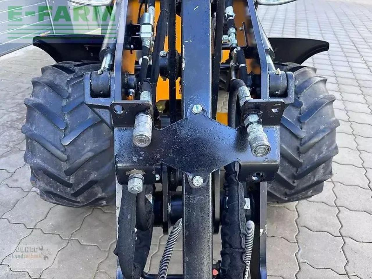 Mini excavator JCB 403 plus: picture 6