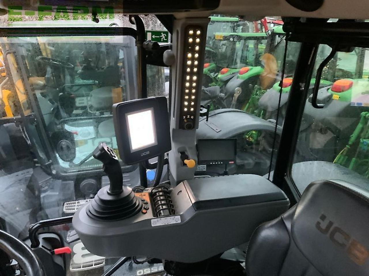 Farm tractor JCB 4220 fastrac tractor (st24925): picture 21